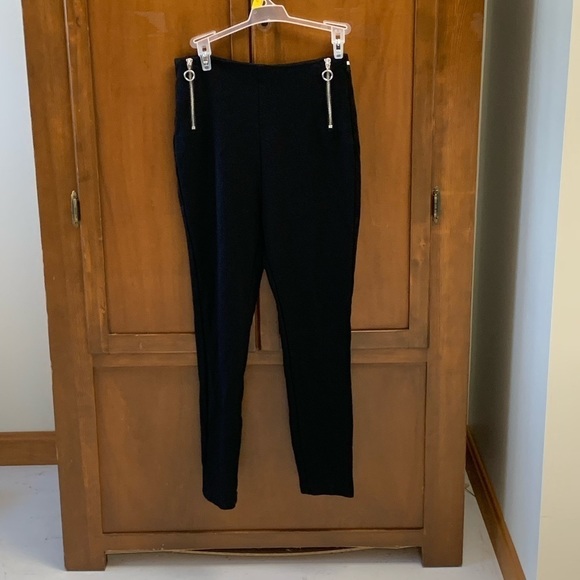 ZARA basic tapered pants black leggings Medium 25 in inseam elastic waist - Picture 1 of 3